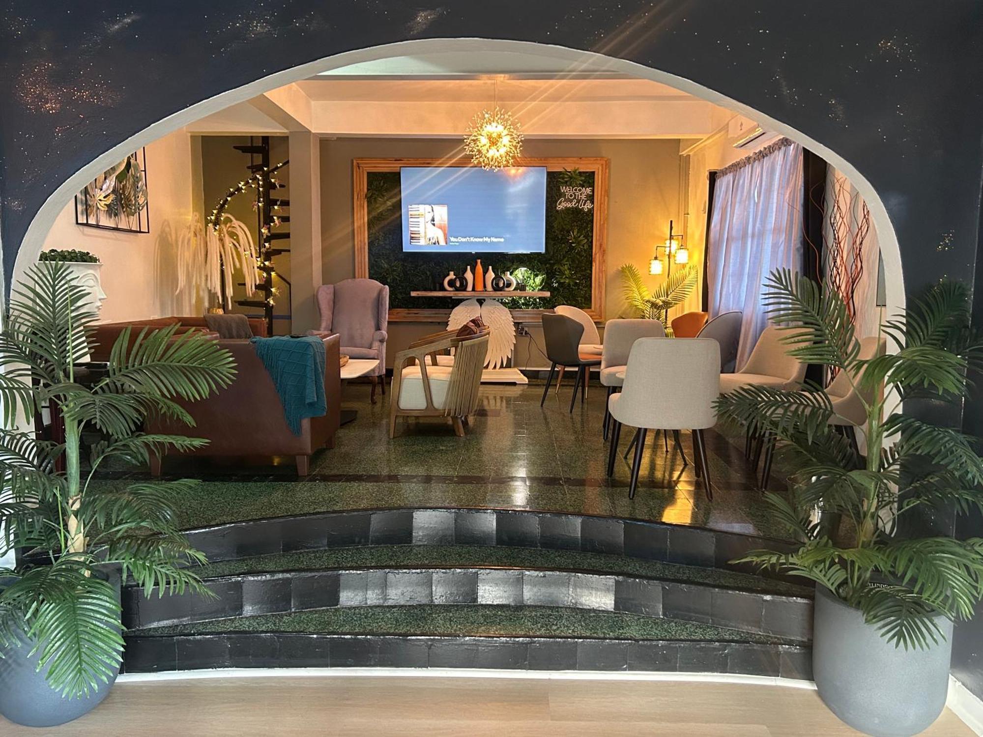 Bed and Breakfast The Royal Nest Trinidad Diego Martin Zewnętrze zdjęcie