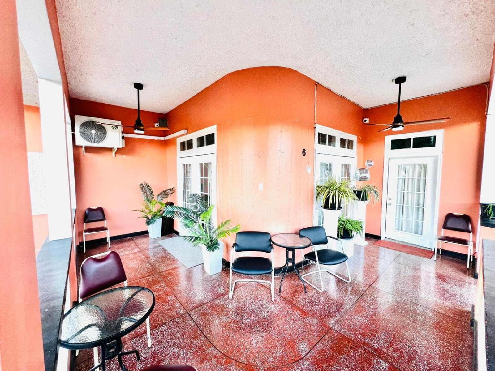 Bed and Breakfast The Royal Nest Trinidad Diego Martin Zewnętrze zdjęcie
